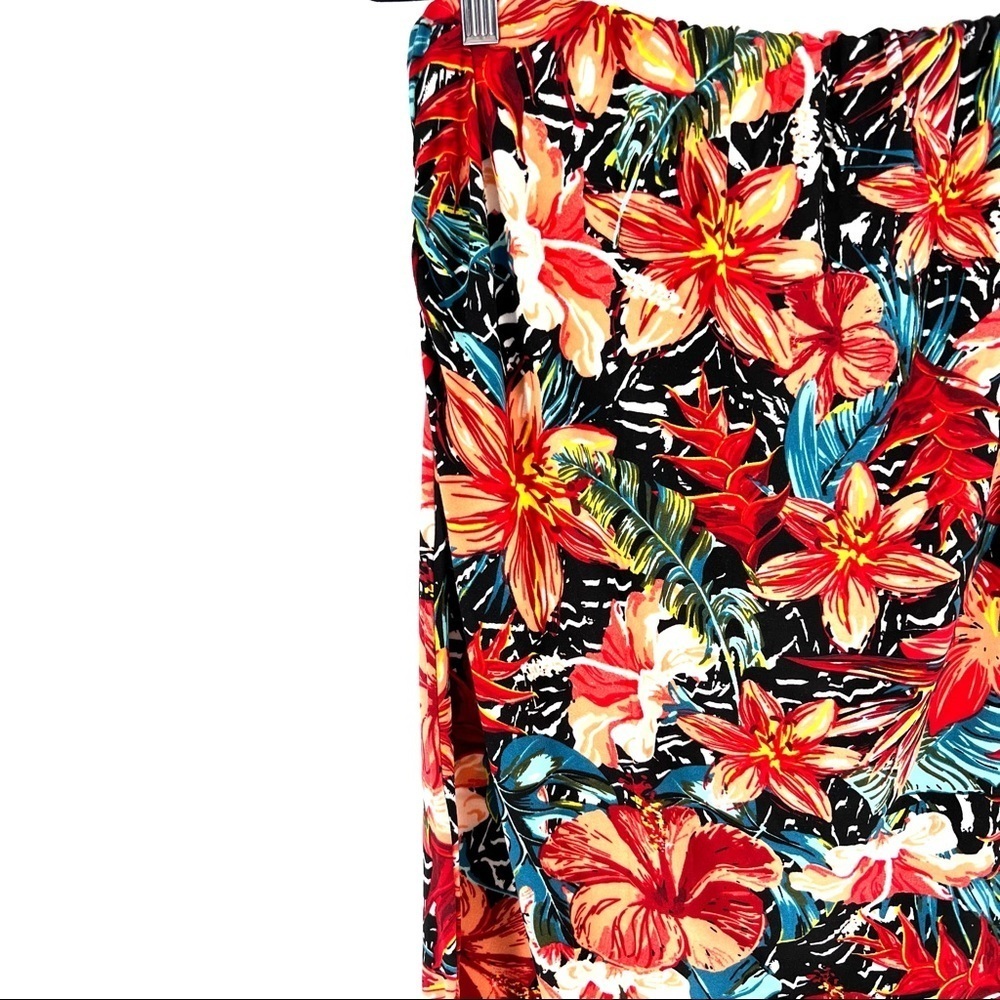 Absolutely Love It Women's Floral Tube Dress- Various sizes - Picture 2 of 3